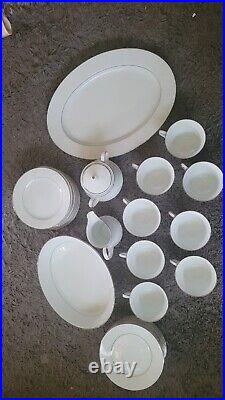 28pc. Noritake Ranier 6609 Japan Fine China Set White with Embossed Flowers
