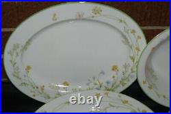 30 Piece Set of Noritake Ivory China Set Reverie #7191 Pattern Service for 4 EUC