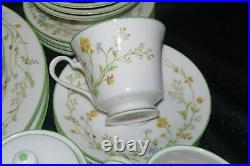 31 Piece Set of Noritake Ivory China Set Reverie #7191 Pattern Service for 4 EUC