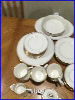 43 Pcs Noritake Golden Cove 7719 China set