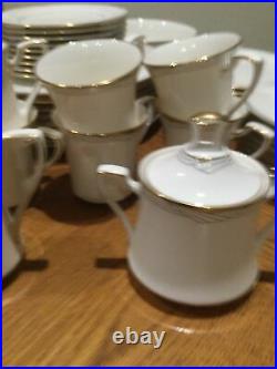 43 Pcs Noritake Golden Cove 7719 China set