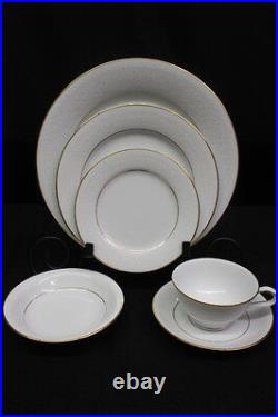 68 Pc Noritake Fine China GUENEVERE White Scroll #6517, Service for 11 (177)