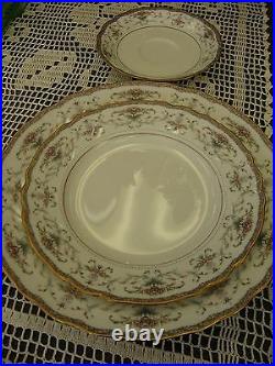 Astorbrook by Noritake 4pc piece setting Pattern Number 4300 Mauve Roses Set C