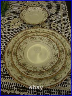 Astorbrook by Noritake 4pc piece setting Pattern Number 4300 Mauve Roses Set C