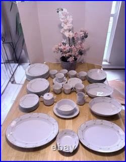 Contemporary Fine China By Noritake UPBEAT 2691 55 Piece Set