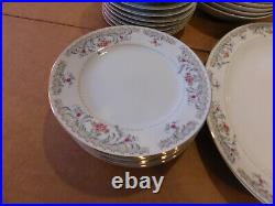 Gorgeous Crescent Fine China By Ranmaru Japan 44 Piece 8 Piece Place Settings