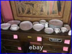 Japanese Noritake China Porcelain Rosay 6216 Pattern 32 piece set MINT