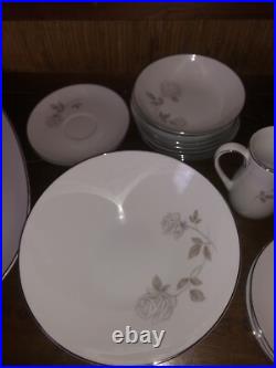 Japanese Noritake China Porcelain Rosay 6216 Pattern 32 piece set MINT
