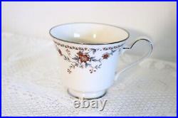 NORITAKE ADAGIO IVORY CHINA 7237 JAPAN 28 Pc Set 7 Pc Place Setting Serv for 4