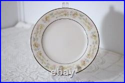 NORITAKE BLOSSOM TIME 7150 JAPAN IVORY CHINA 28 Pcs 7 Pc Plc Set Service for 4