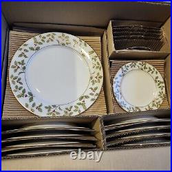 NORITAKE Holly & Berry Gold 40 Piece Place Setting Service For 8 New Christmas