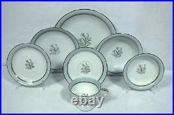 NORITAKE china BLUEBELL 5558 pattern 89-piece SET SERVICE for 12 + 5 Serving