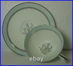 NORITAKE china BLUEBELL 5558 pattern 89-piece SET SERVICE for 12 + 5 Serving