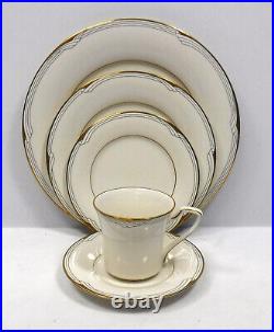 NORITAKE china GOLDEN COVE 7719 pattern 60-piece Set SERVICE for 12