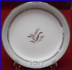 NORITAKE china LILYBELL 5556 pattern 30-piece SET SERVICE for 5 with Fruit Bowl