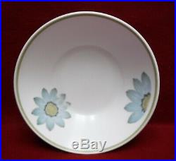NORITAKE china UP-SA DAISY 9001 pttn 45-piece SET SERVICE for 8 + Cereal Bowls