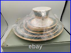 New Sealed NORITAKE Fitzgerald 4712 Green & Gold Trim 5 Piece Place Setting
