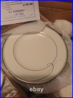 Noritake 20 Piece Platinum China Set