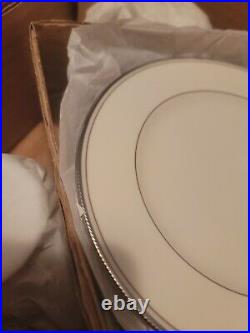 Noritake 20 Piece Platinum China Set