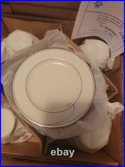 Noritake 20 Piece Platinum China Set