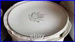 Noritake 64 Piece China Dinnerware Japanese Set Taryn Pattern 5912 Porcelain
