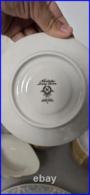 Noritake 7273 Marianne Platinum-Rimmed 12-Person China Set of 90 p. Excellent