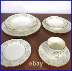 Noritake Bone China Willowbrook 7 PC Setting Japan Cream Floral Gold #9722 (NEW)