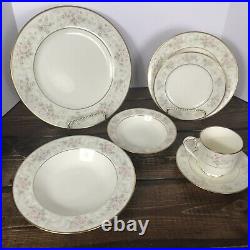 Noritake Bone China Willowbrook 7 PC Setting Japan Cream Floral Gold #9722 (NEW)