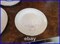 Noritake China 4 4 Piece Place Settings Carthage Pattern #3330 20 PC Set