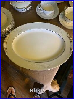 Noritake China Cathay 6029 Eight Complete Place Settings Plus Serving Pieces