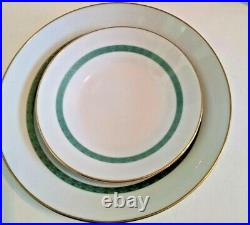 Noritake Contemporary Fine China Serenity pattern 7 piece place setting for 12