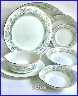 Noritake Dinner Service/Set Spring Garden 8 Person Dinner Plates Bowls