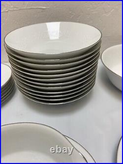 Noritake Dinnerware Set 6450 Q