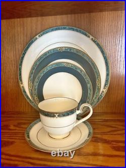 Noritake Essex Court- Service For 4 (5 Piece Settings)