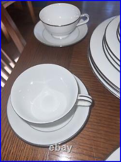 Noritake Fine China Envoy Service for Four 20pc Set Service For 4