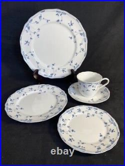 Noritake French Charm 5 piece place setting. Excellent UNUSED condition. Lovely