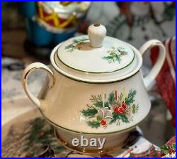 Noritake Holly 2228 Coffee Pot & Service For 8 withDessert Plates / 31 Piece Set