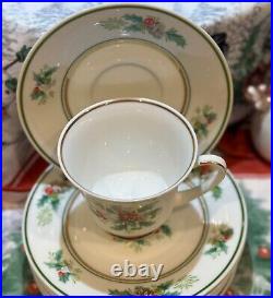 Noritake Holly 2228 Coffee Pot & Service For 8 withDessert Plates / 31 Piece Set