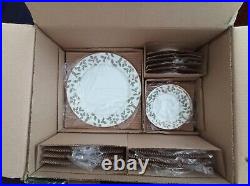 Noritake Holly and Berry Gold 39 pcs set NWT Christmas Holiday MINT