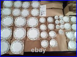 Noritake Holly and Berry Gold 39 pcs set NWT Christmas Holiday MINT