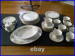 Noritake Homage 7236 Ivory China 8 Piece Set