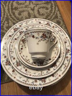 Noritake Ivory Adagio 7237 Five Pc Place Setting For Eight /40pcs