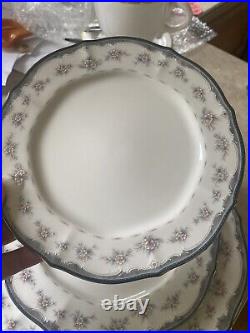 Noritake Ivory Traviata 7327 Five Pc Place Setting For Eight/40pcs