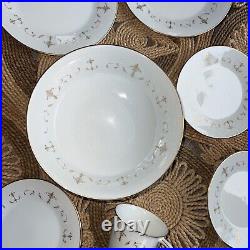 Noritake Japan Courtney 6520 China 24 piece bowls platter cup plates Set Pieces