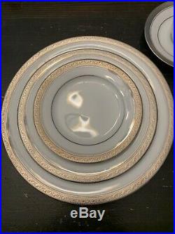 Noritake Legendary Crestwood Platinum 20 Piece Setting