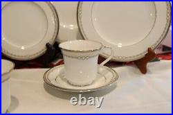Noritake Pearl Luxe 4 5 Pieces Setting 20 Pieces Looks New