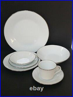 Noritake Reina Pattern Fine China Set -7 Piece Place Setting for 4 28 Pieces