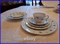 Noritake Remembrance China 5146 89 pcs forget-me-nots fleur-de-lis 12 7 pc ps