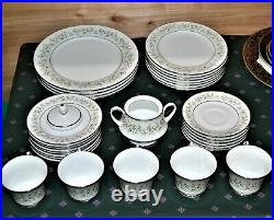 Noritake Savannah (Rim, Platinum) Dinnerware set