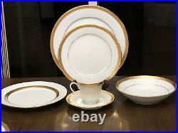 Noritake Signature Gold 55 Piece China Set 4276 NM to Mint